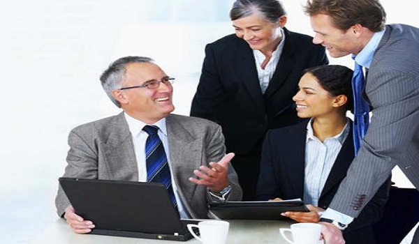 Giao tiếp với nhân viên thường xuyên