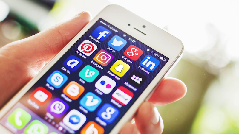 Webhotel có nhưng mẫu website tương thích với mọi thiết bị truy cập internet kể cả thiết bị di động