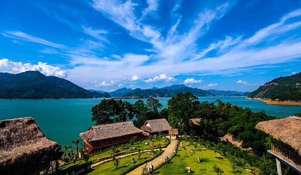 thiet-ke-web-khach-san-chuyen-nghiep-o-hoa-binh