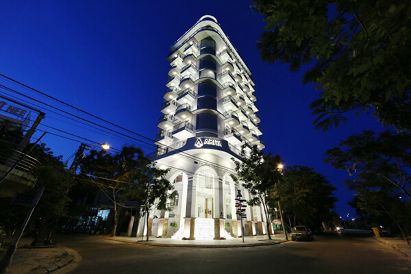 top-khach-san-da-nang-co-view-bien-lang-man