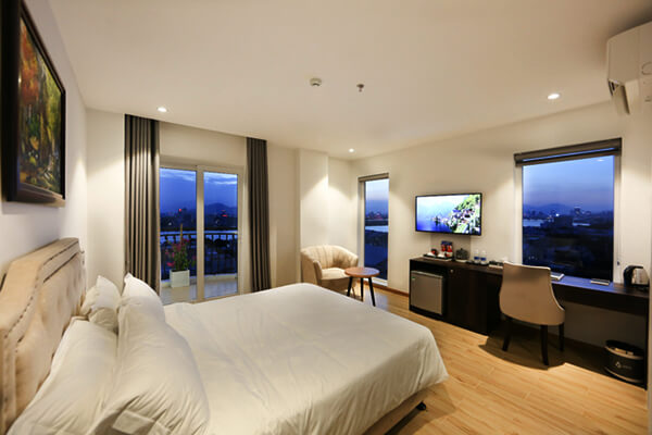 top-khach-san-da-nang-co-view-bien-lang-man