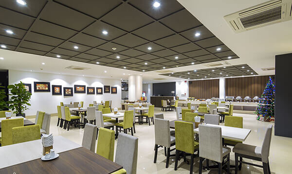 top-khach-san-da-nang-co-view-bien-lang-man