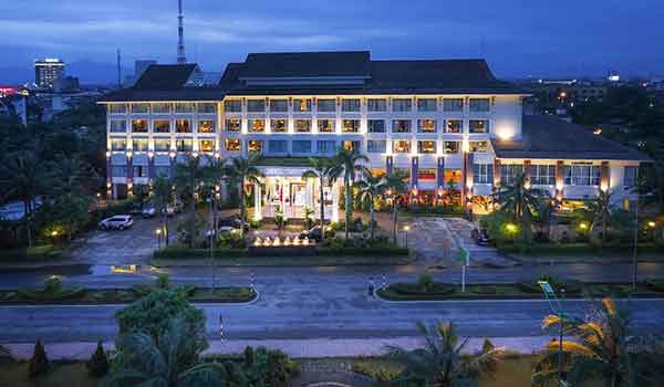 thiet-ke-website-khach-san-resort-o-thanh-pho-dong-hoi