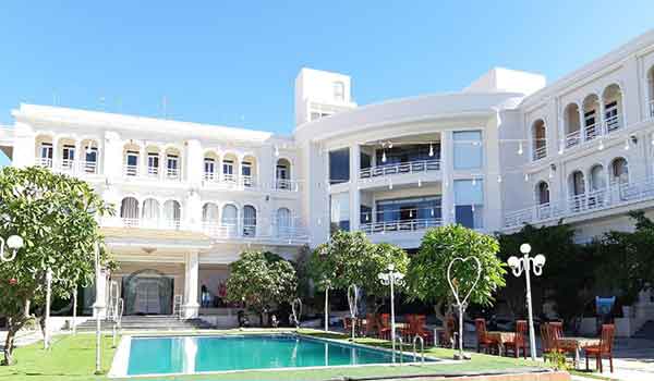 thiet-ke-website-khach-san-resort-o-thanh-pho-phan-rang