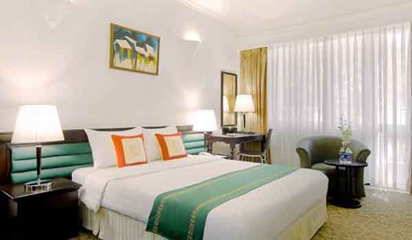 thiet-ke-website-khach-san-resort-o-thanh-pho-tan-an