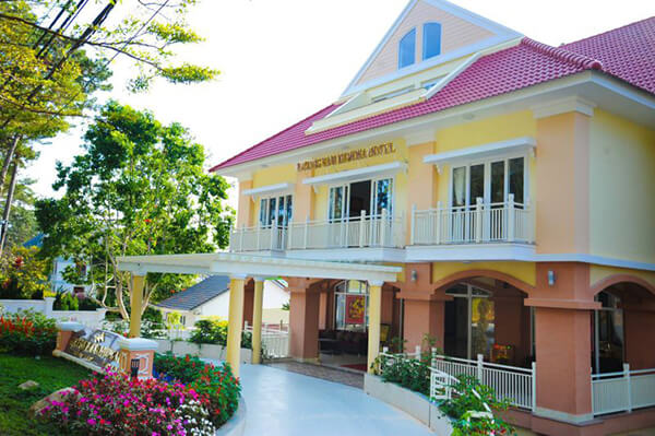 top-3-resort-da-lat-co-view-ho-tuyet-dep